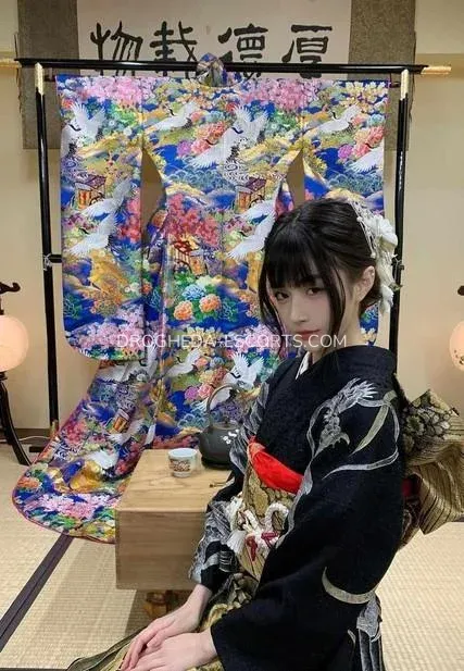 Drogheda escorts Trinity — 3