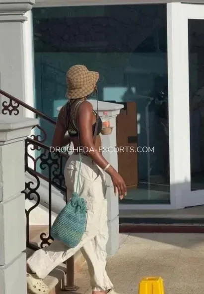 Drogheda escorts Leslie — 6