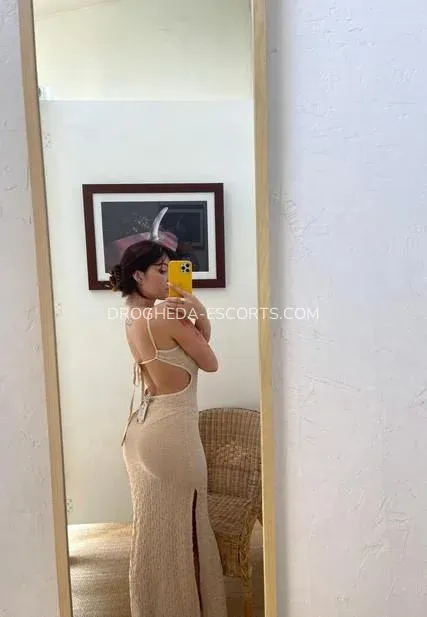 Drogheda escorts Lavinia — 8