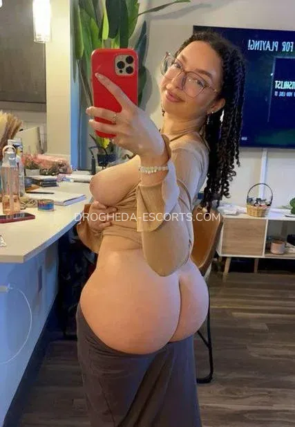 Drogheda escorts Leslie — 1